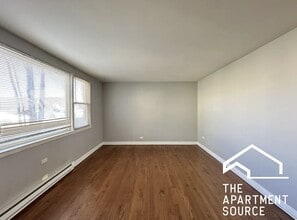 7630 N Milwaukee Ave in Niles, IL - Building Photo - Building Photo