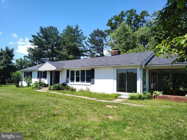 15400 Mt Calvert Rd in Upper Marlboro, MD - Building Photo - Building Photo