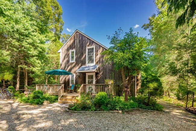 property at 49 Wooded Oak Ln