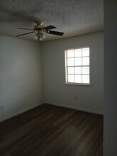913 N 7th St, Unit Unit C in Copperas Cove, TX - Foto de edificio - Building Photo