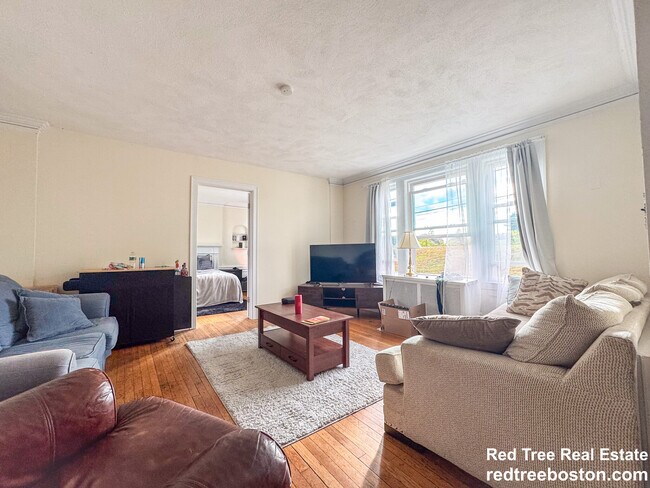 28 Manet Rd in Newton, MA - Building Photo - Building Photo