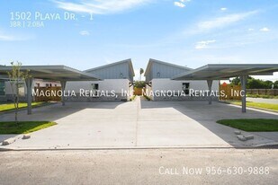 1502 Playa Dr, Unit 1 in Weslaco, TX - Building Photo