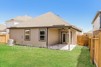 9014 Green Rd in Converse, TX - Building Photo - Building Photo