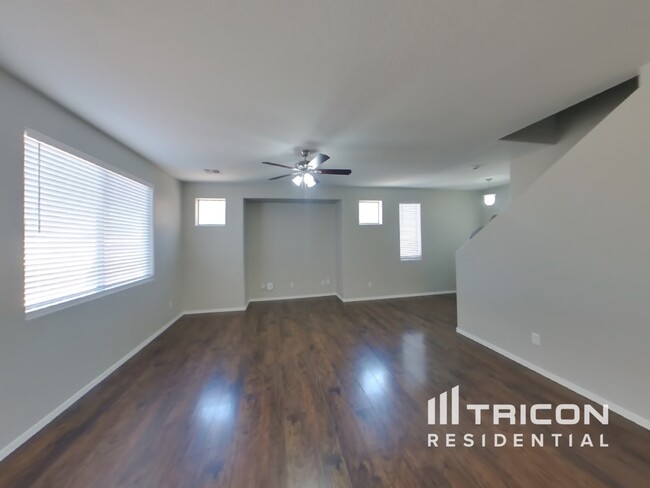 17350 W Mauna Loa Ln in Surprise, AZ - Building Photo - Building Photo