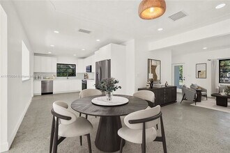 9790 SW 136th St in Miami, FL - Building Photo - Building Photo