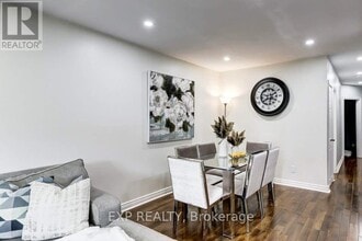72 Billington Crescent in Toronto, ON - Building Photo - Building Photo