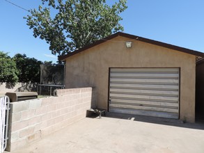 Rogers and Wright in Bakersfield, CA - Building Photo - Building Photo