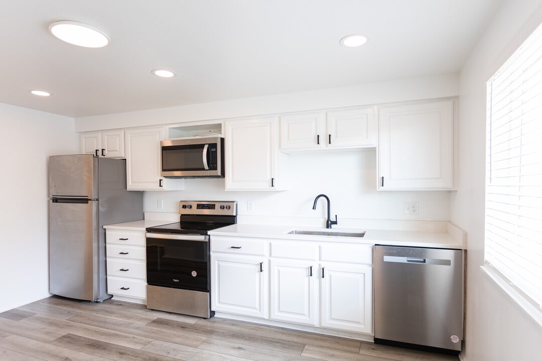 Sierra Ridge in Provo, UT - Building Photo