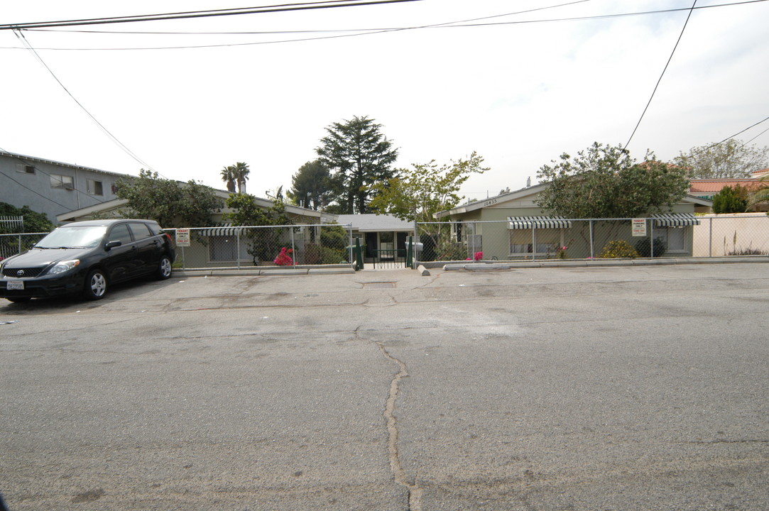 10435 Mt. Gleason Ave in Sunland, CA - Building Photo