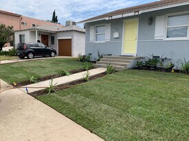 17832 Rhoda St in Encino, CA - Building Photo