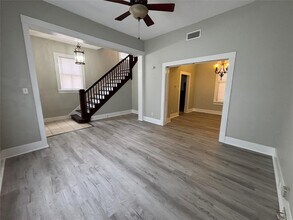 1724 Ave N 1/2 in Galveston, TX - Building Photo - Building Photo