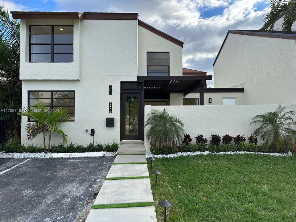 9734 NW 5th Terrace in Miami, FL - Building Photo