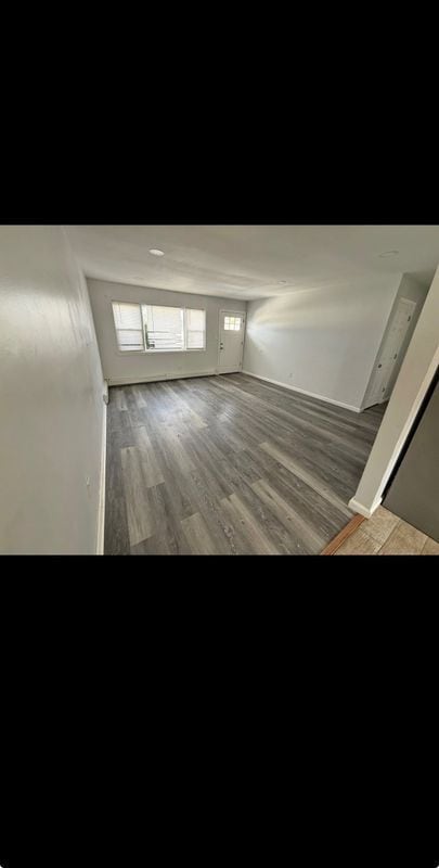 2 Roland Rd in West Babylon, NY - Foto de edificio - Building Photo