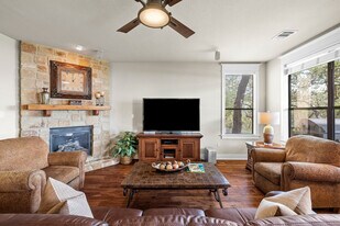 18024 Edgewood Way in Jonestown, TX - Building Photo