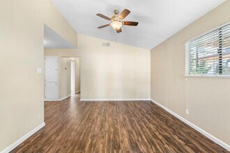 401 Blackson Ave in Austin, TX - Building Photo - Building Photo