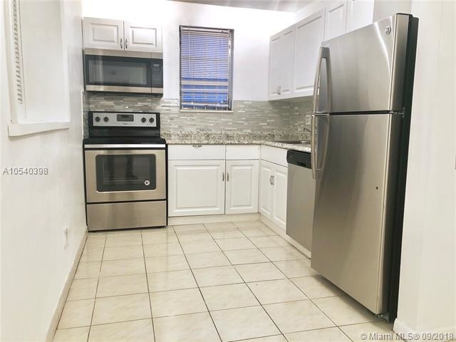 421 NE 1st St-Unit -101 in Hallandale Beach, FL - Building Photo - Building Photo