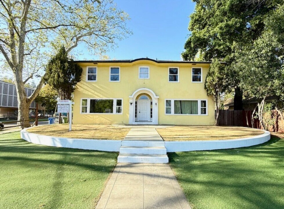 203 1st St in Davis, CA - Building Photo
