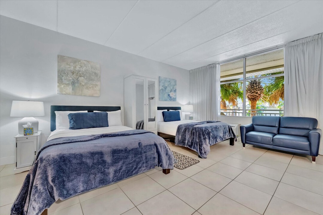 611 Destiny Dr, Unit SI ID1366618P in Ruskin, FL - Foto de edificio