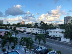 625 Antioch Ave in Fort Lauderdale, FL - Foto de edificio - Building Photo