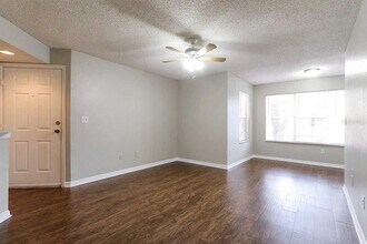 4630 Commander Dr in Orlando, FL - Building Photo - Building Photo