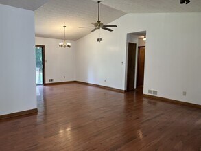 2908 N Deshong Rd in Stone Mountain, GA - Building Photo - Building Photo