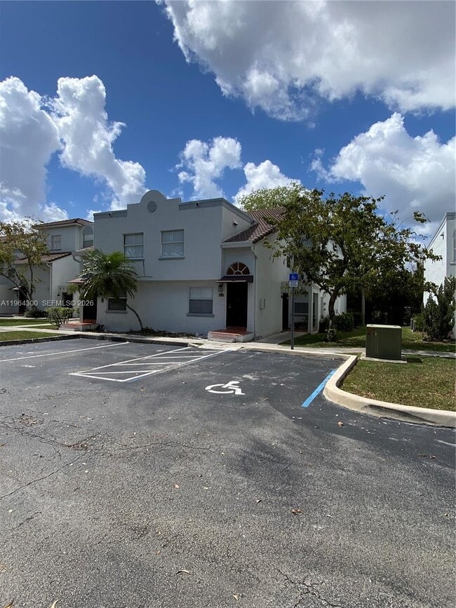 4772 NW 97th Pl in Doral, FL - Building Photo - Building Photo