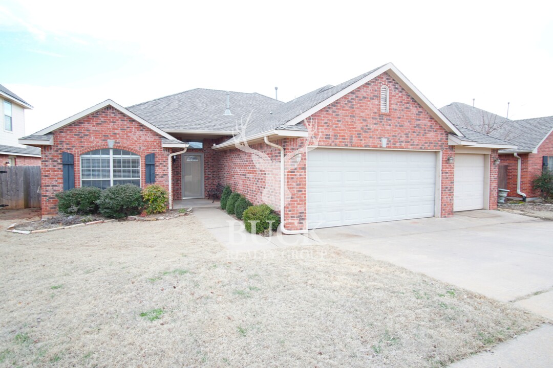 2828 NW 170th Ct in Edmond, OK - Building Photo