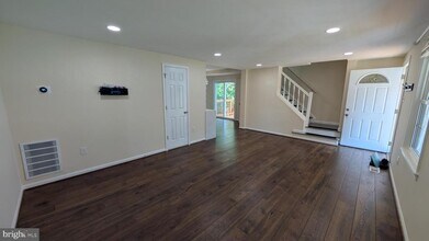 5813 Shana Pl in Burke, VA - Building Photo - Building Photo