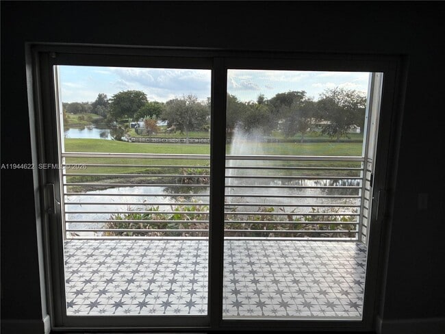 2481 SW 82nd Ave in Davie, FL - Building Photo - Building Photo