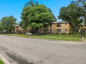 Brookview Hills in Waco, TX - Building Photo - Building Photo