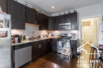 2660 N Ashland Ave, Unit 2 in Chicago, IL - Building Photo - Building Photo