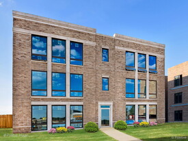 2150 N Neenah Ave in Chicago, IL - Building Photo
