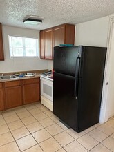 1304 Sunset Point Rd, Unit Apt A in Clearwater, FL - Building Photo - Building Photo