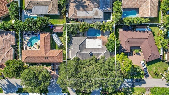 2740 NE 34th St in Fort Lauderdale, FL - Building Photo - Building Photo