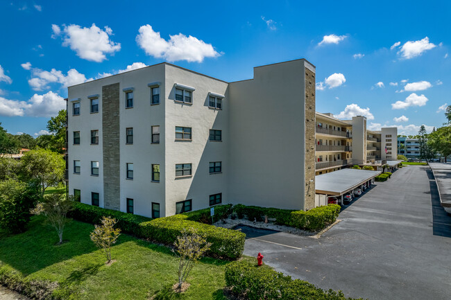 Terrace Park of Five Towns in St. Petersburg, FL - Building Photo - Building Photo