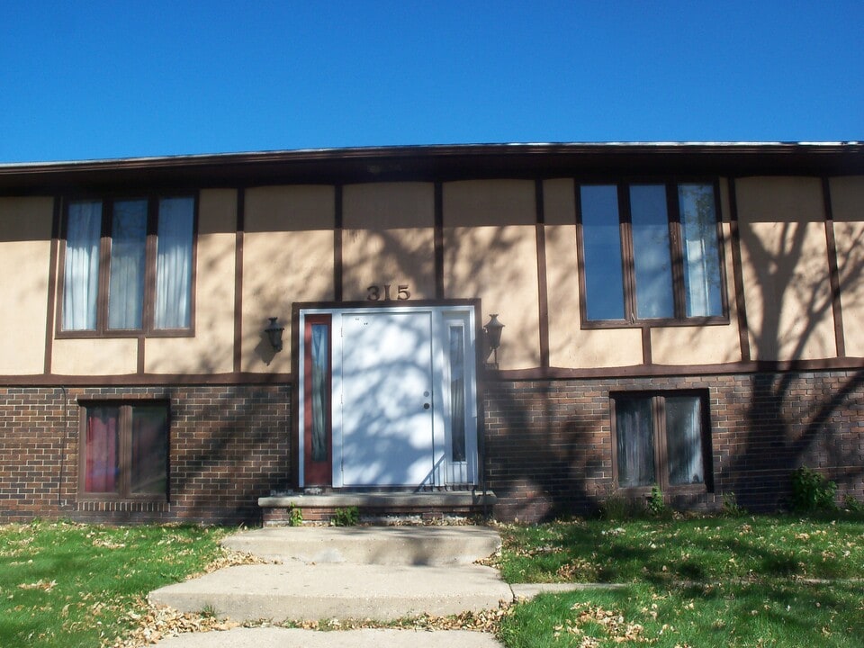 315 S Ridge Dr, Unit 315 S. Ridge #A in South Sioux City, NE - Building Photo