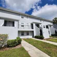 7141 E Bank Dr in Tampa, FL - Building Photo - Building Photo