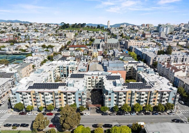 2000 Post in San Francisco, CA - Foto de edificio - Building Photo