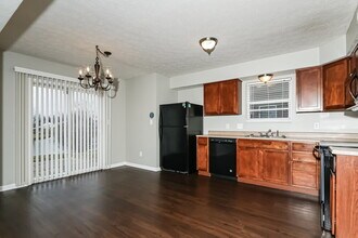 1396 Pencross Ln in Greenwood, IN - Building Photo - Building Photo