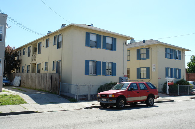 2933 Stanton St in Berkeley, CA - Building Photo - Building Photo