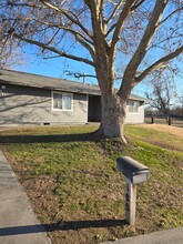 180 NW 13th St in Hermiston, OR - Foto de edificio - Building Photo