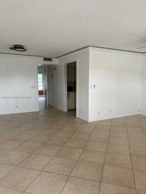 13455 SW 9th Ct in Pembroke Pines, FL - Foto de edificio - Building Photo