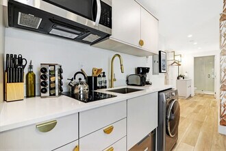 4025 Indian Creek Dr in Miami Beach, FL - Building Photo - Building Photo