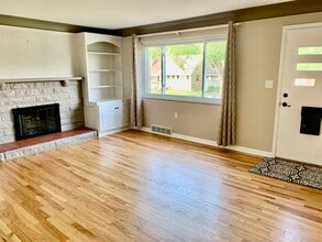 3893 Mantell Ave in Cincinnati, OH - Building Photo - Building Photo