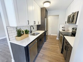 5650 N Sheridan Rd in Chicago, IL - Building Photo - Building Photo