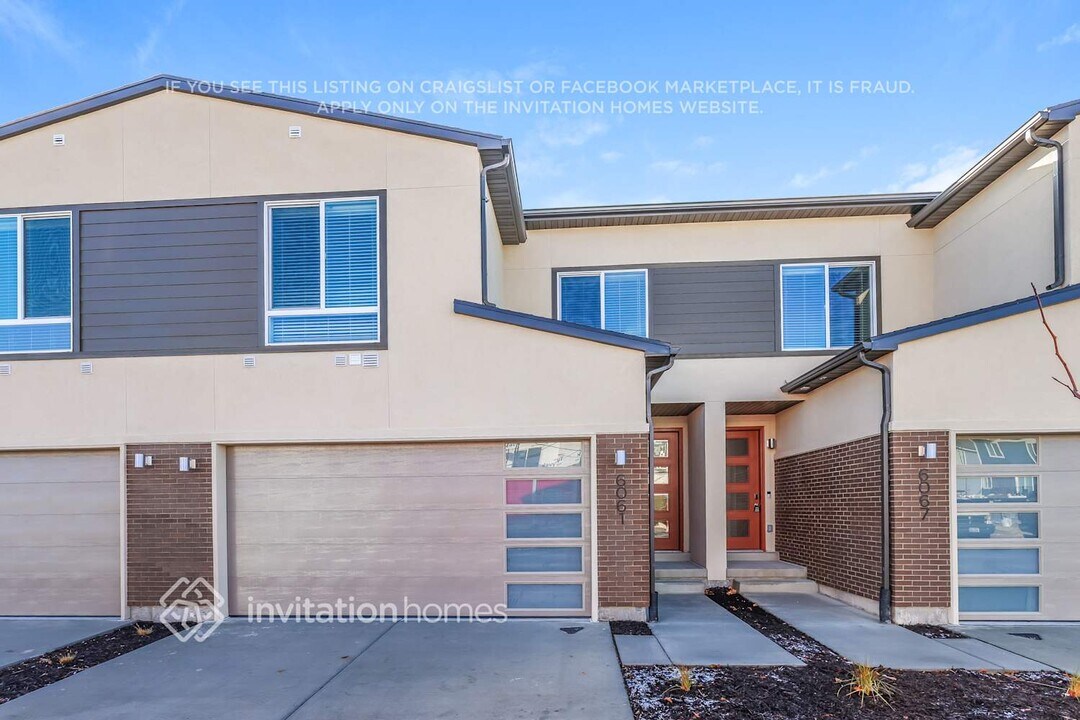 6061 Lower Brk Ln in West Jordan, UT - Foto de edificio
