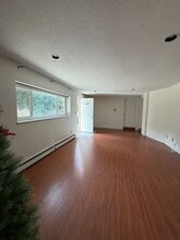 6337 Caulwynd Pl in Burnaby, BC - Building Photo - Building Photo