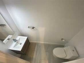 909 NW 45th Terrace-Unit -1701 in Plantation, FL - Building Photo - Building Photo