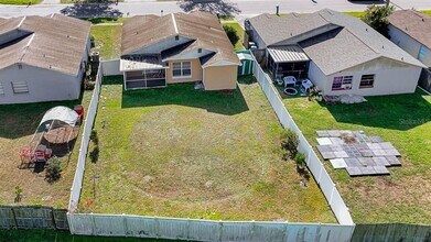 1424 Vinetree Dr in Brandon, FL - Building Photo - Building Photo