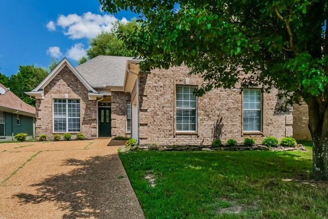 property at 196 Fairway Trace Dr